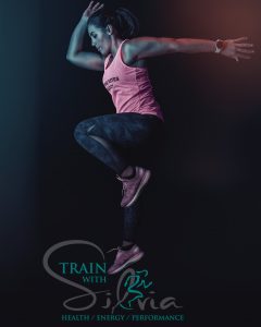 Photo de Train With Silvia sautant au dessus de son logo