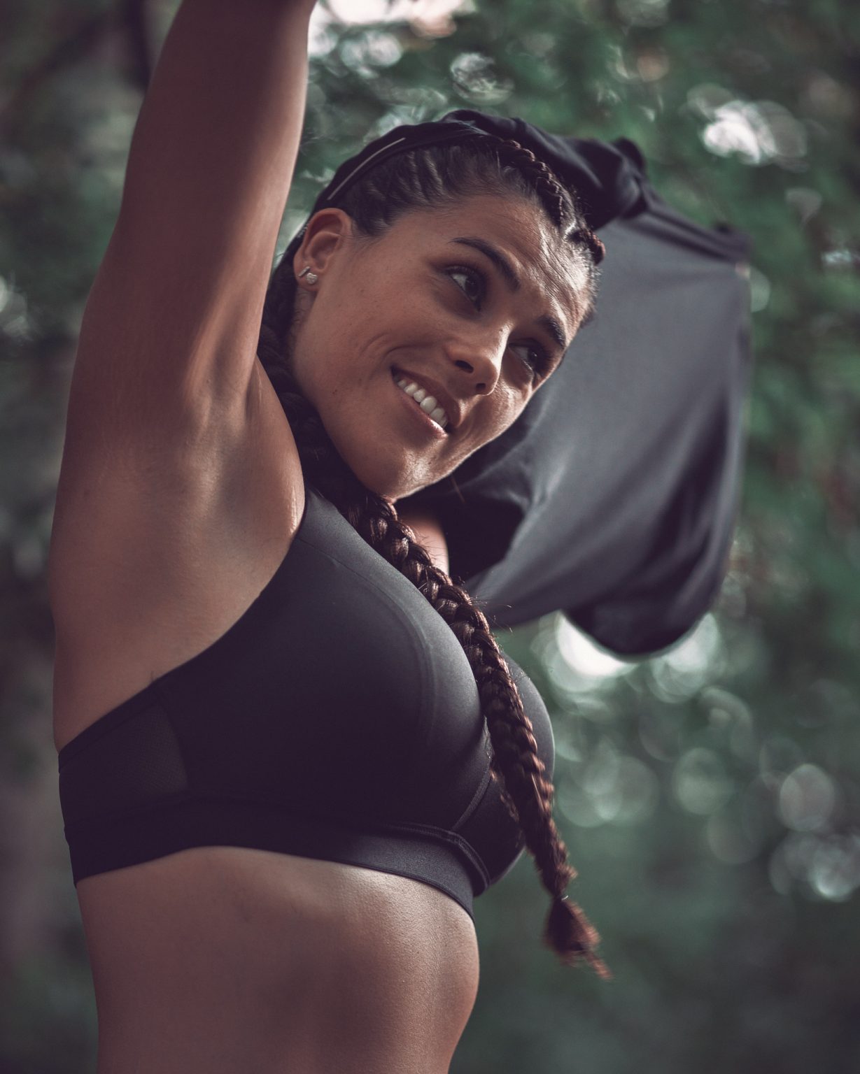 Train with Silvia enlevant son top